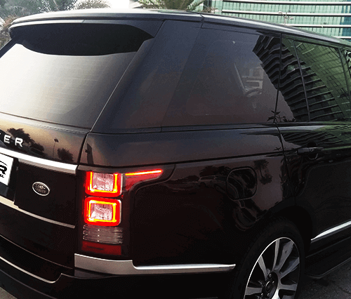 Rent Range Rover Vogue in Black Color