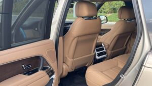 Range-Rover-Vogue-2023-Car-Rental-Dubai