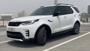 Range Rover Discovery Rental Dubai