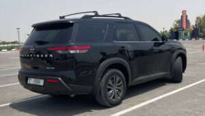 Rent Nissan Pathfinder in Dubai